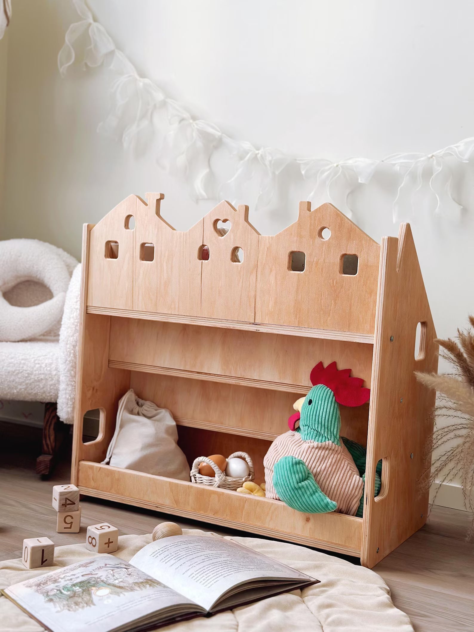 Montessori-Bücherregal und Spielzeugaufbewahrung – Holzmöbel fürs Kinderzimmer